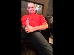 Str8 daddy jerking watching porn